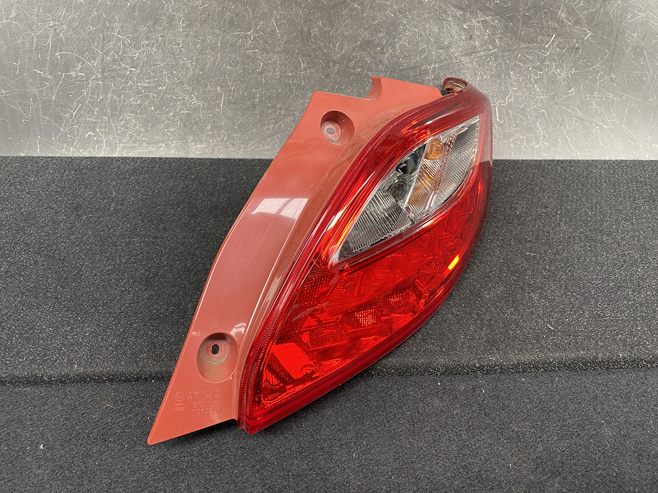 MAZDA DEMIO DE Genuine Taillight STANLEY W0142 R Right Side x1 - Image 2
