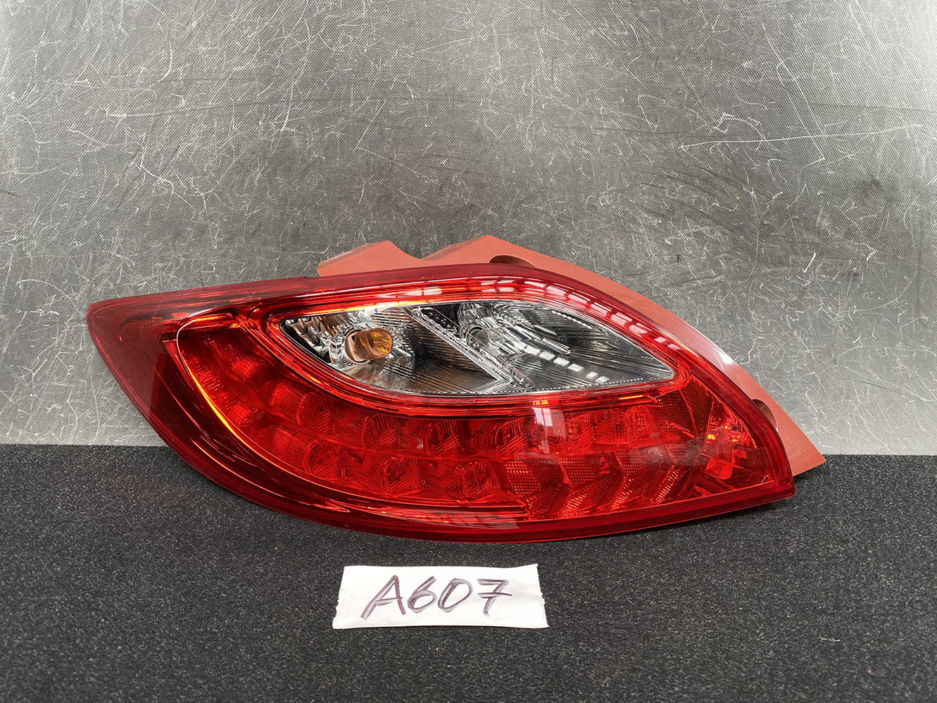 MAZDA DEMIO DE Taillight STANLEY W0142 L Left Side x1