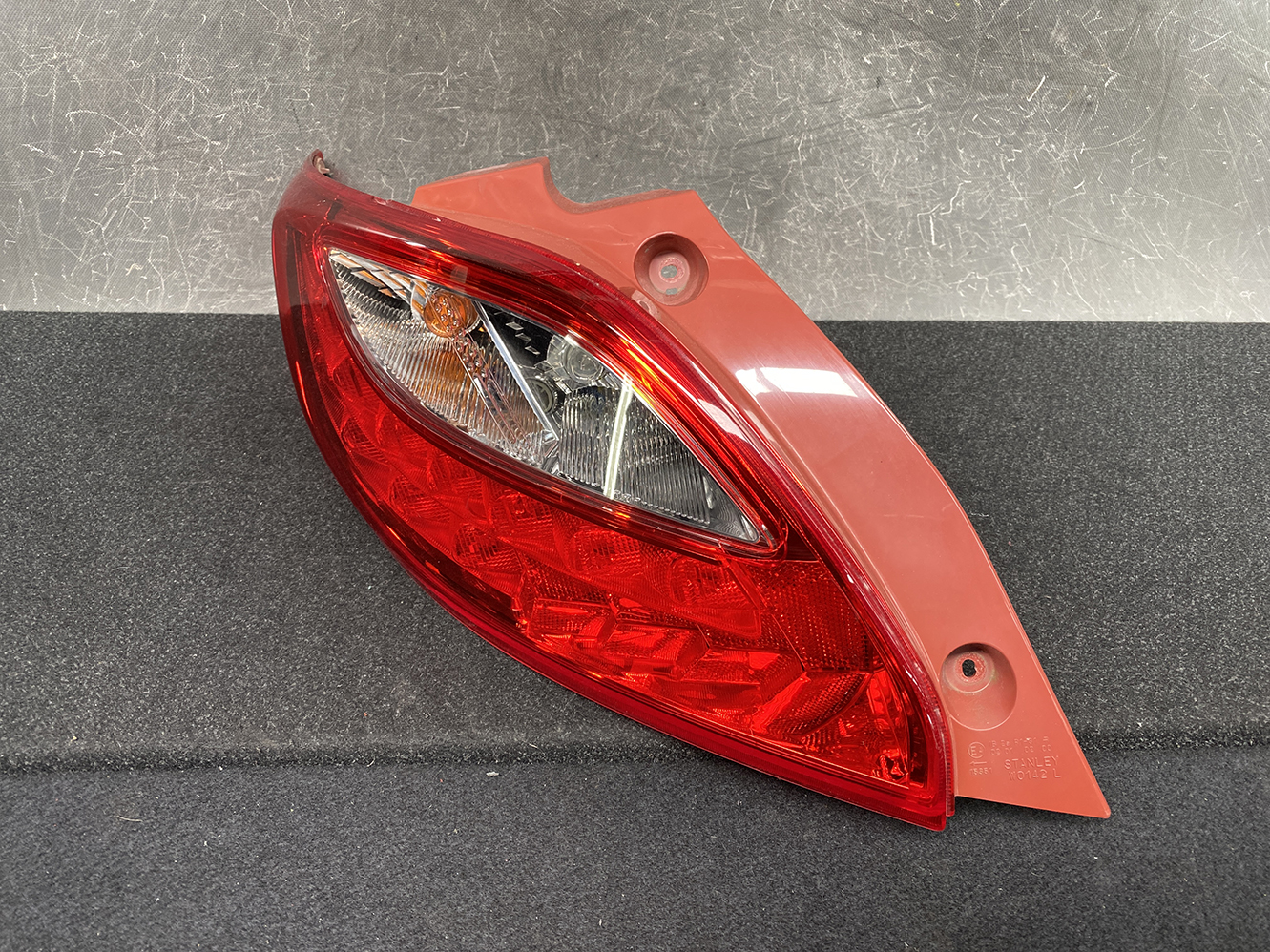 MAZDA DEMIO DE Taillight STANLEY W0142 L Left Side x1 - Image 2