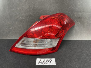 SUZUKI SWIFT ZC72S Genuine Taillight 5041 AL81.02 Right Side x1