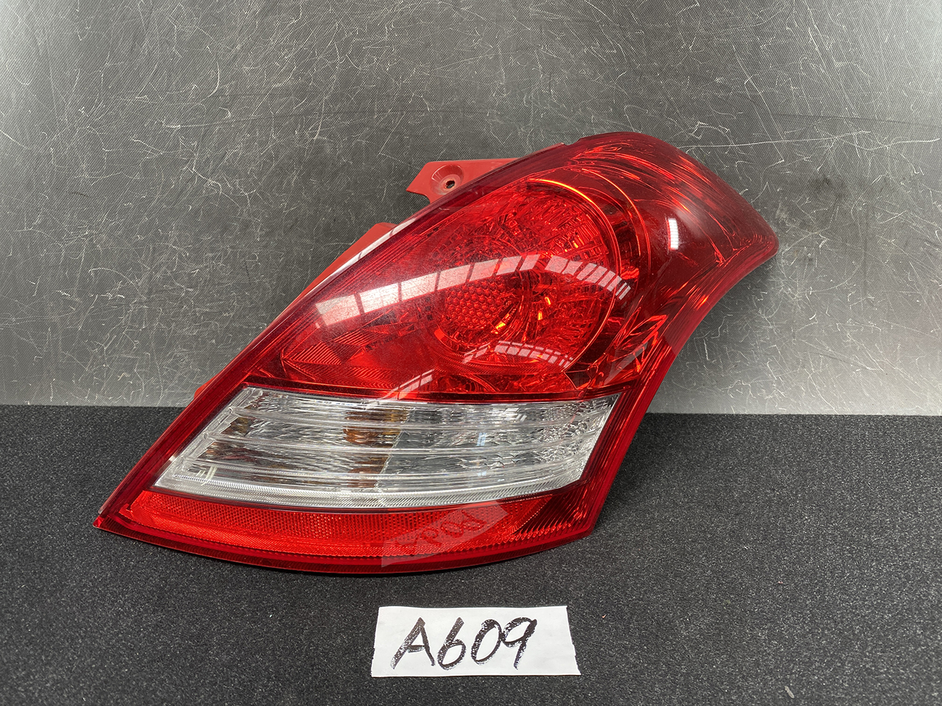 SUZUKI SWIFT ZC72S Genuine Taillight 5041 AL81.02 Right Side x1