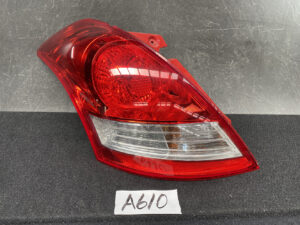 SUZUKI SWIFT ZC72S Genuine Taillight 5041 AL81.02 Left Side x1