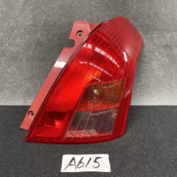 SUZUKI SWIFT ZC71S ZC11S ZD11S ZC31S Taillight P4476 R Right Side x1