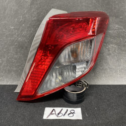 TOYOTA VITZ YARIS KSP130 Genuine Taillight 52-228 Right Side x1 *DAMAGED*