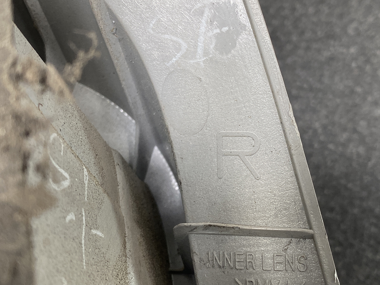 TOYOTA VITZ YARIS KSP130 Genuine Taillight 52-228 Right Side x1 *DAMAGED* - Image 7