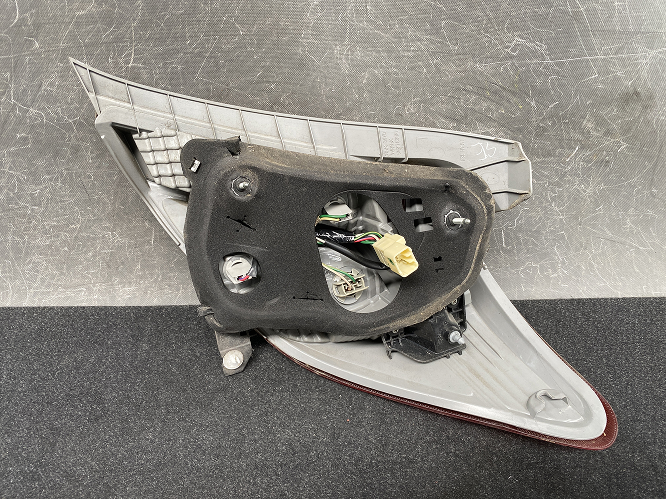 TOYOTA VITZ YARIS KSP130 / 135 Taillight 52-228 Left Side x1 - Image 5