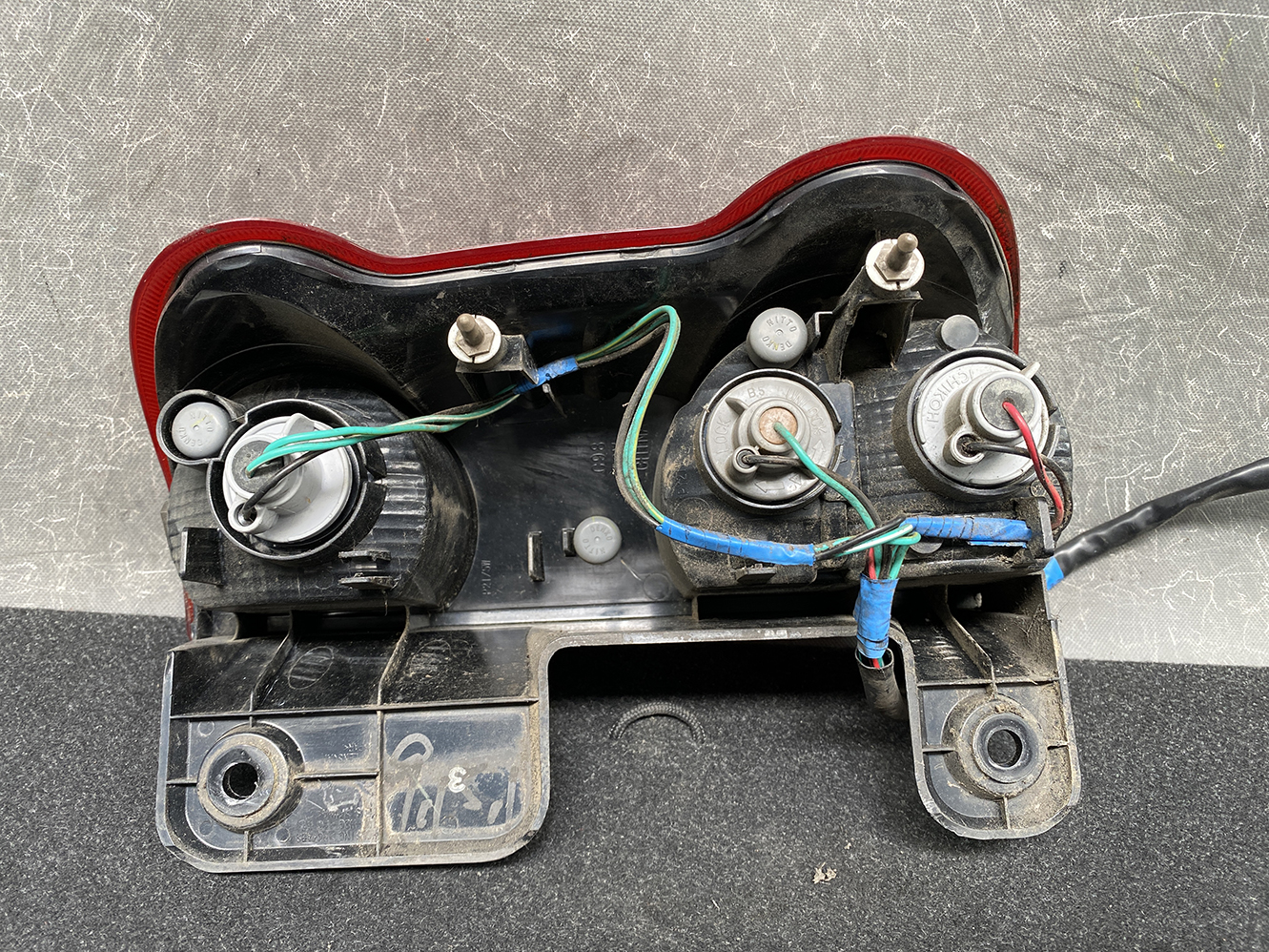 NISSAN NV200 VM20 M20 DELICA BVM20 Taillight T002 Left Side x1 - Image 4