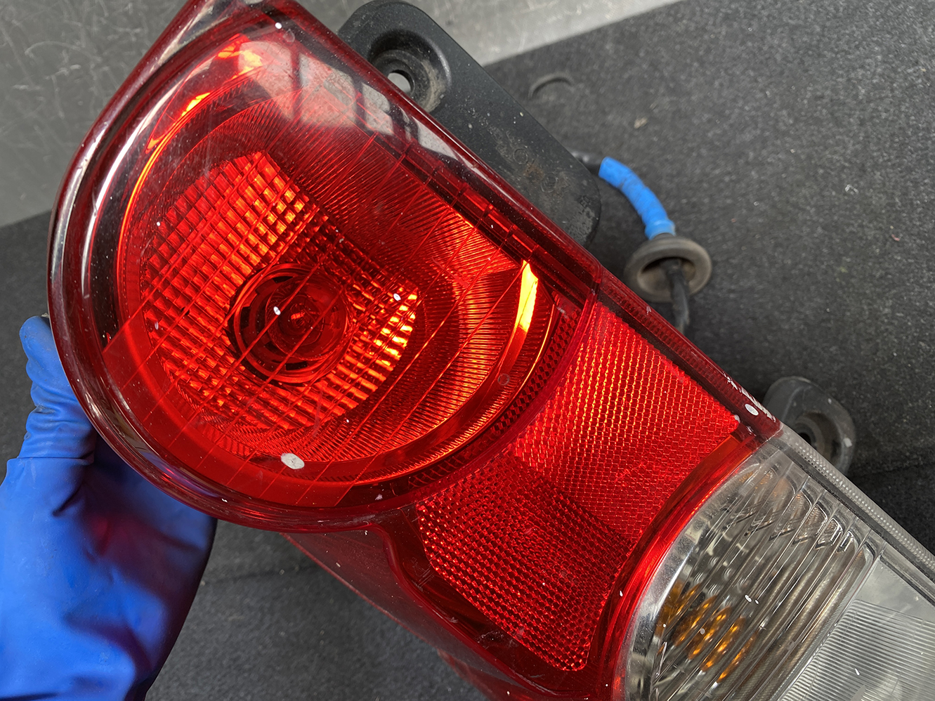 NISSAN NV200 VM20 M20 DELICA BVM20 Taillight T002 Left Side x1 - Image 5