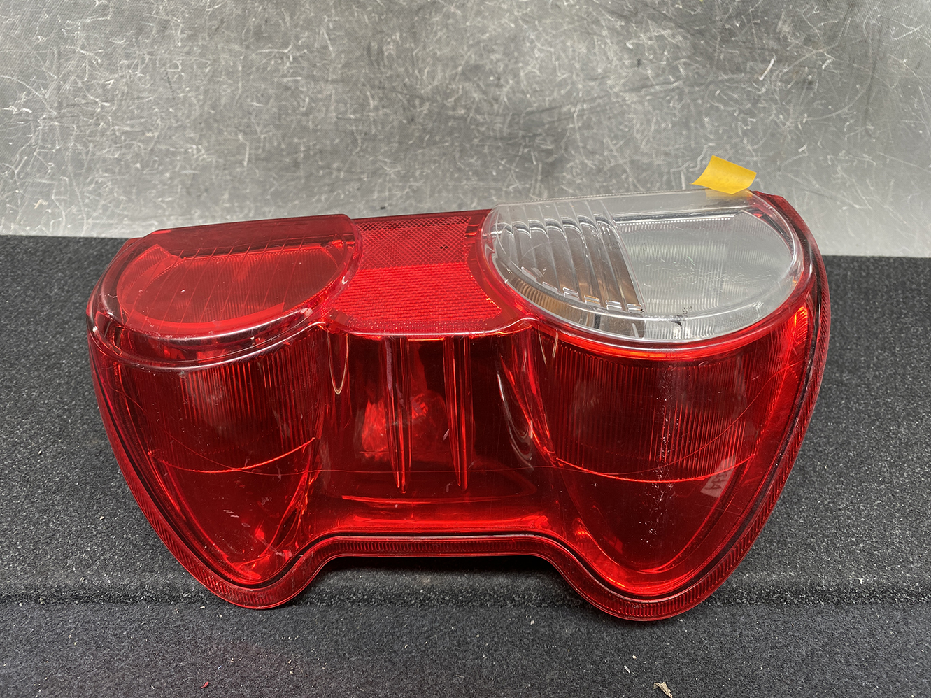 NISSAN NV200 VM20 M20 DELICA BVM20 Taillight T002 Left Side x1 *DAMAGED* - Image 3