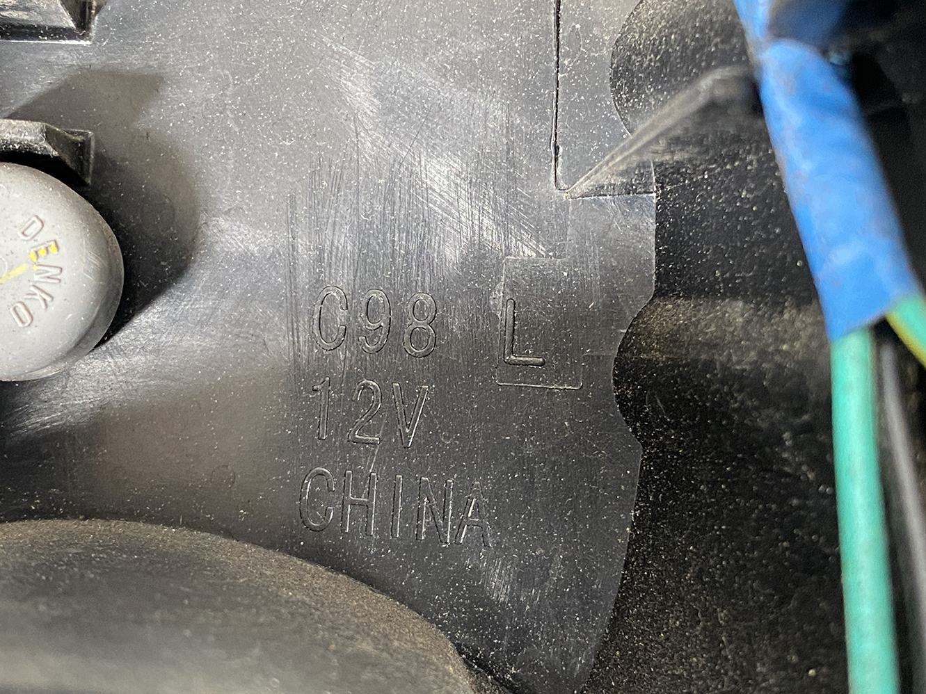 NISSAN NV200 VM20 M20 DELICA BVM20 Taillight T002 Left Side x1 *DAMAGED* - Image 8