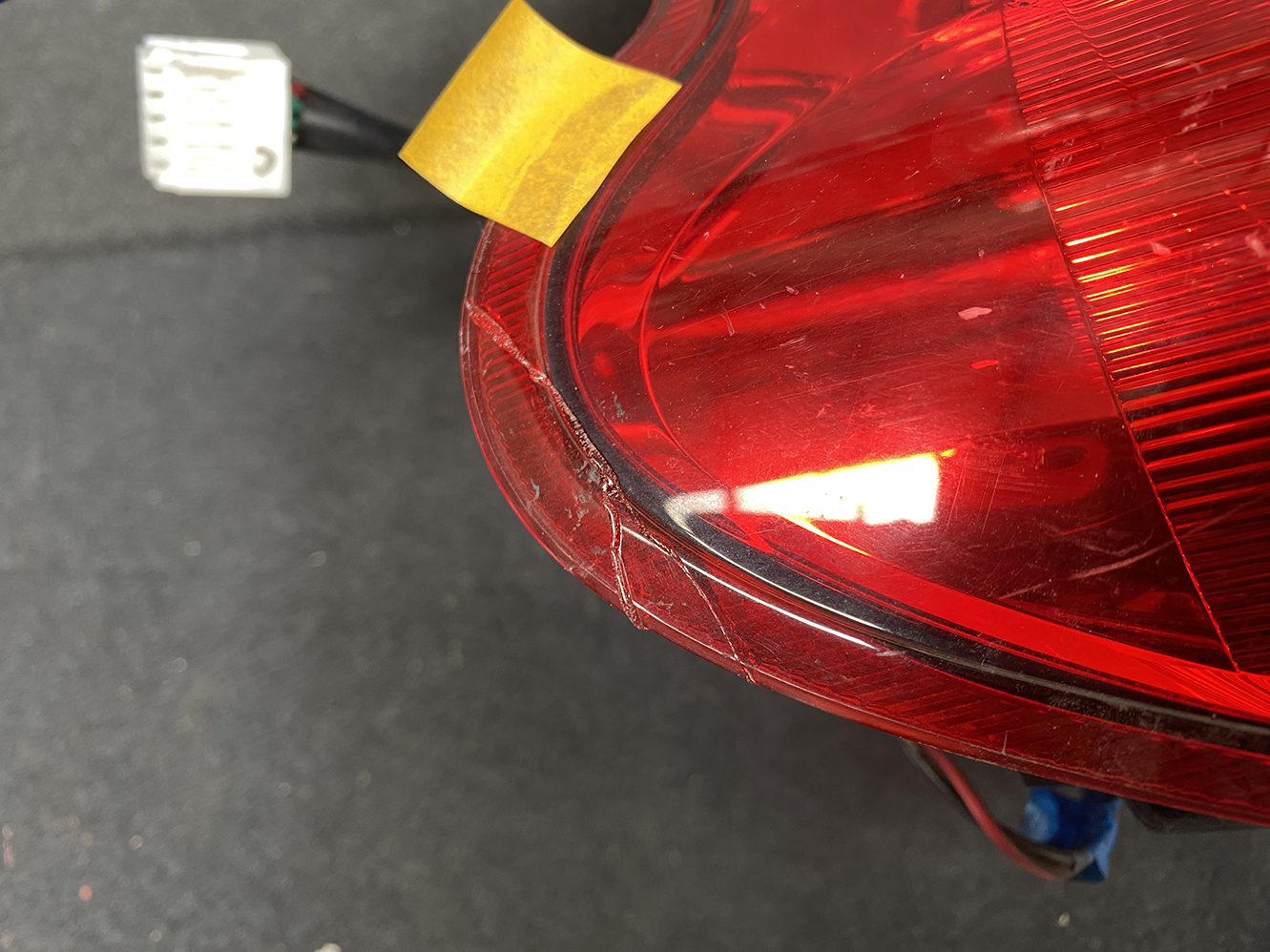 NISSAN NV200 VM20 M20 DELICA BVM20 Taillight T002 Left Side x1 *DAMAGED* - Image 6