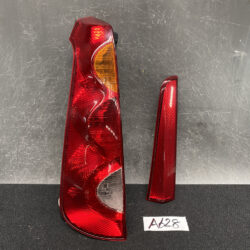 NISSAN NOTE E11 Genuine Taillight with Reflector Panel/ KOITO 220-63780 / Left Side x1