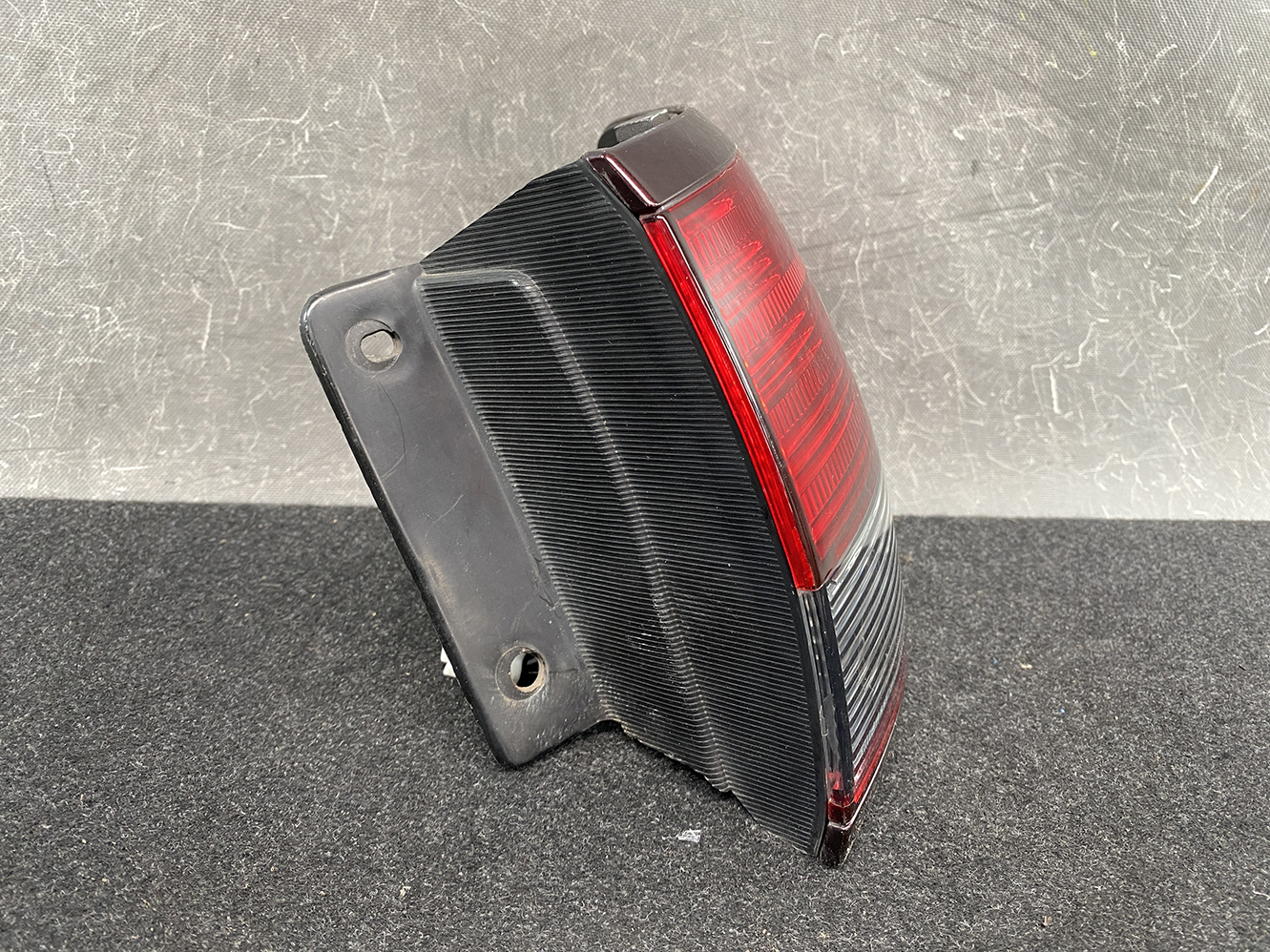 NISSAN AVENIR W11 Genuine Taillight KOITO 220-24844 Right Side x1 - Image 4