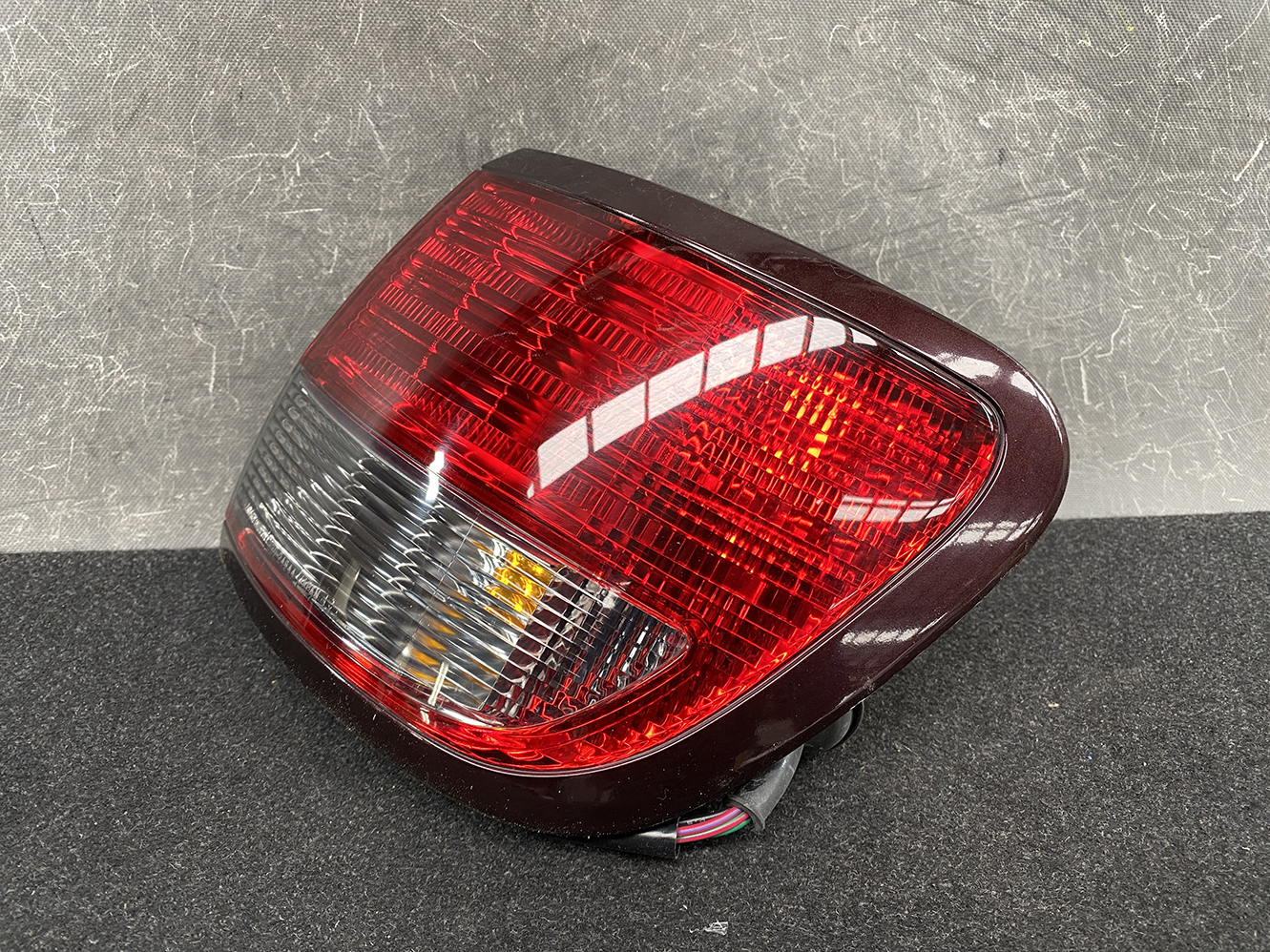 NISSAN AVENIR W11 Genuine Taillight KOITO 220-24844 Right Side x1 - Image 2