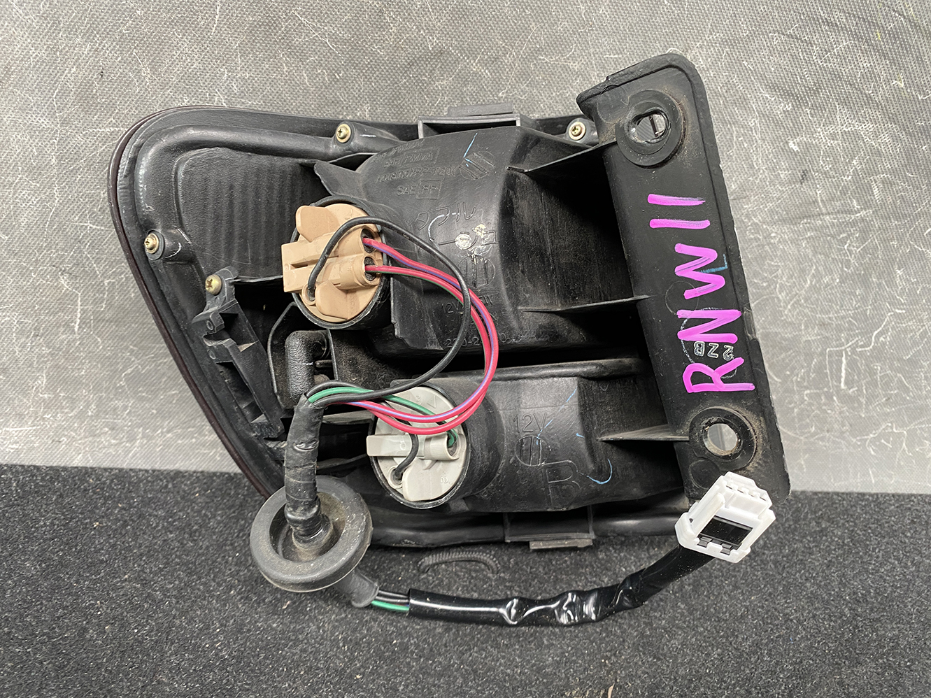 NISSAN AVENIR W11 Genuine Taillight KOITO 220-24844 Right Side x1 - Image 3