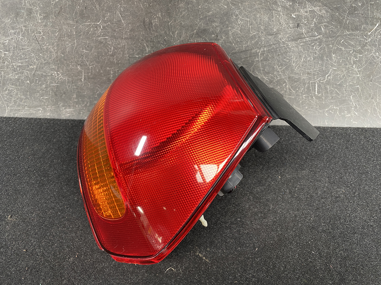 NISSAN AD VAN Y11 Genuine Taillight KOITO 220-24765 Right Side x1*DAMAGED* - Image 2