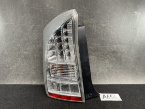 TOYOTA PRIUS ZVW30 Genuine Taillight STANLEY 47-37  LEFT SIDE x1