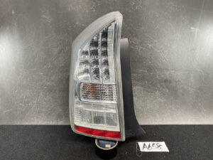 TOYOTA PRIUS ZVW30 Genuine Taillight STANLEY 47-37  LEFT SIDE x1