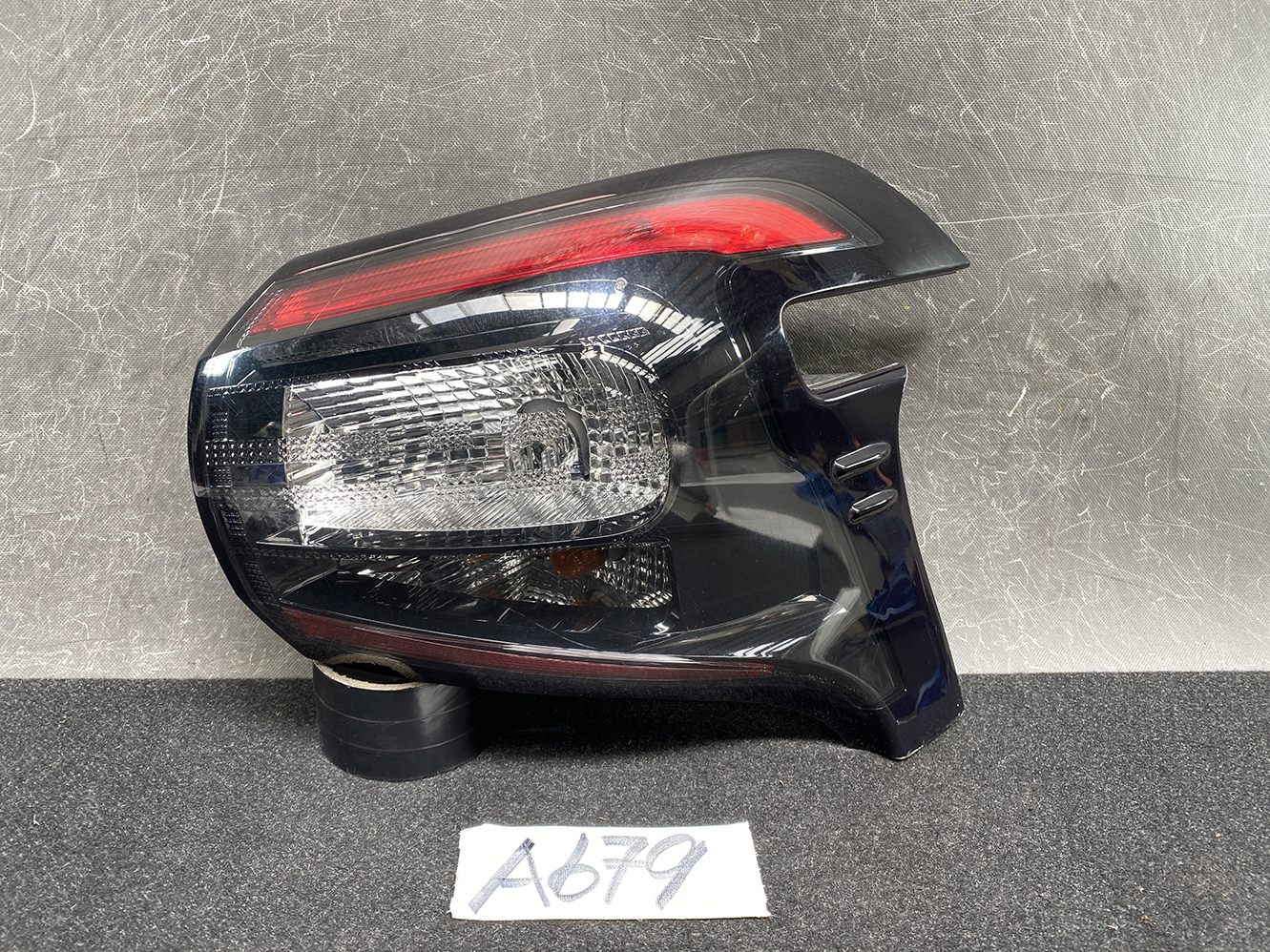 TOYOTA SIENTA NSP170 Genuine Taillight KOITO 52-284 Right Side x1