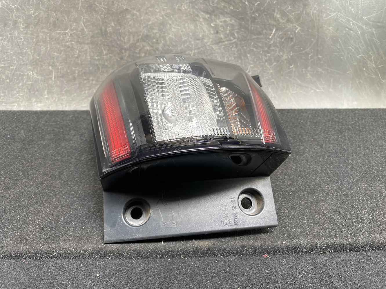 TOYOTA SIENTA NSP170 Genuine Taillight KOITO 52-284 Right Side x1 - Image 2