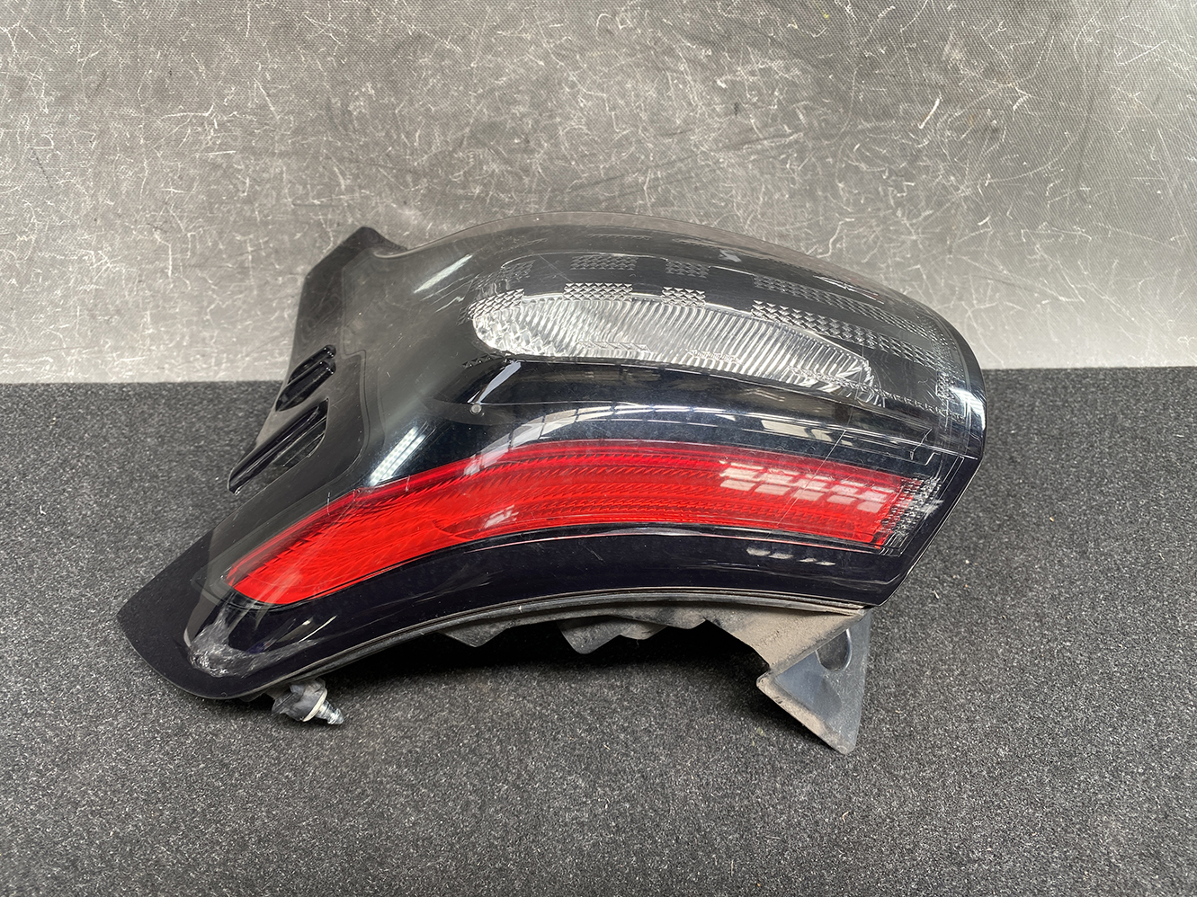 TOYOTA SIENTA NSP170 Genuine Taillight KOITO 52-284 Right Side x1 - Image 4