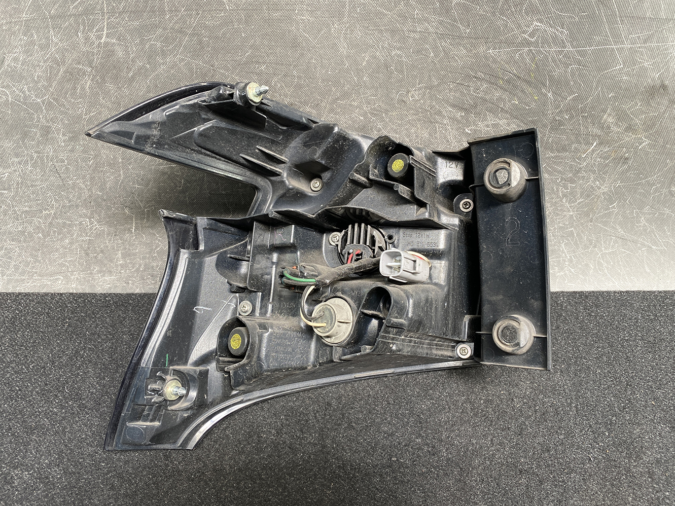 TOYOTA SIENTA NSP170 Genuine Taillight KOITO 52-284 Right Side x1 - Image 6