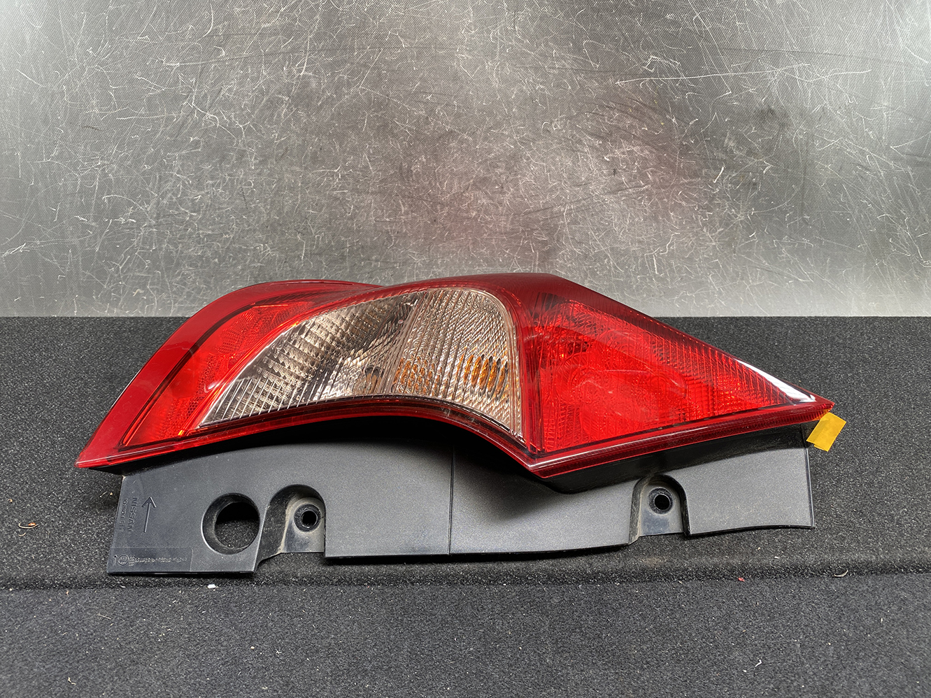 NISSAN NOTE / E12 Genuine Taillight / ICHIKOH D117 / Left Side x1 *DAMAGED* - Image 2