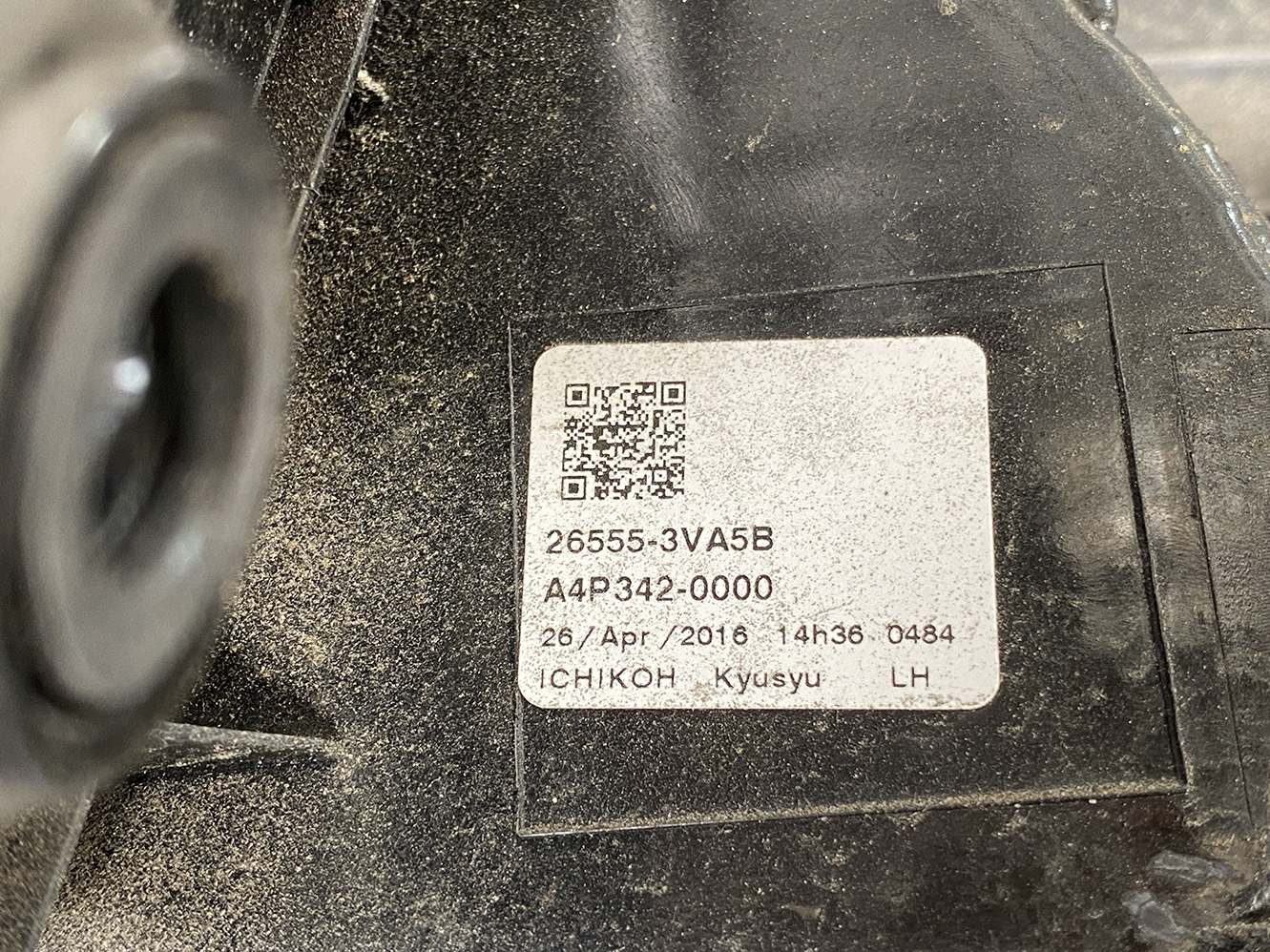 NISSAN NOTE / E12 Genuine Taillight / ICHIKOH D117 / Left Side x1 *DAMAGED* - Image 5