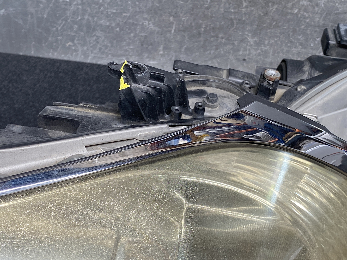 LEXUS GS GRS191 Genuine HID Headlight KOITO 30-321 Right Side x1 *DAMAGED* - Image 10