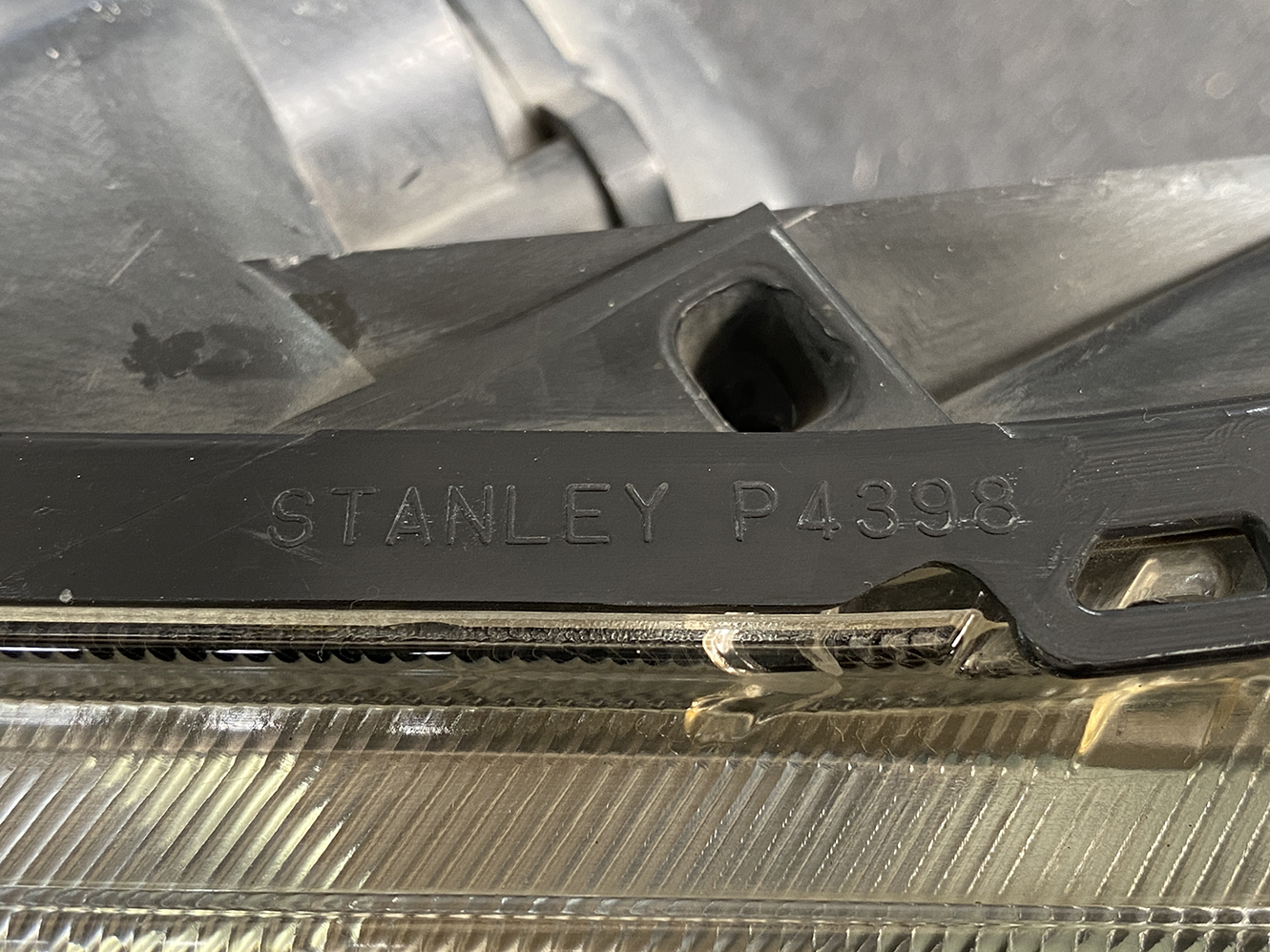 MITSUBISHI COLT Z21A Genuine HID Headlight STANLEY P4398 Left Side x1 - Image 7