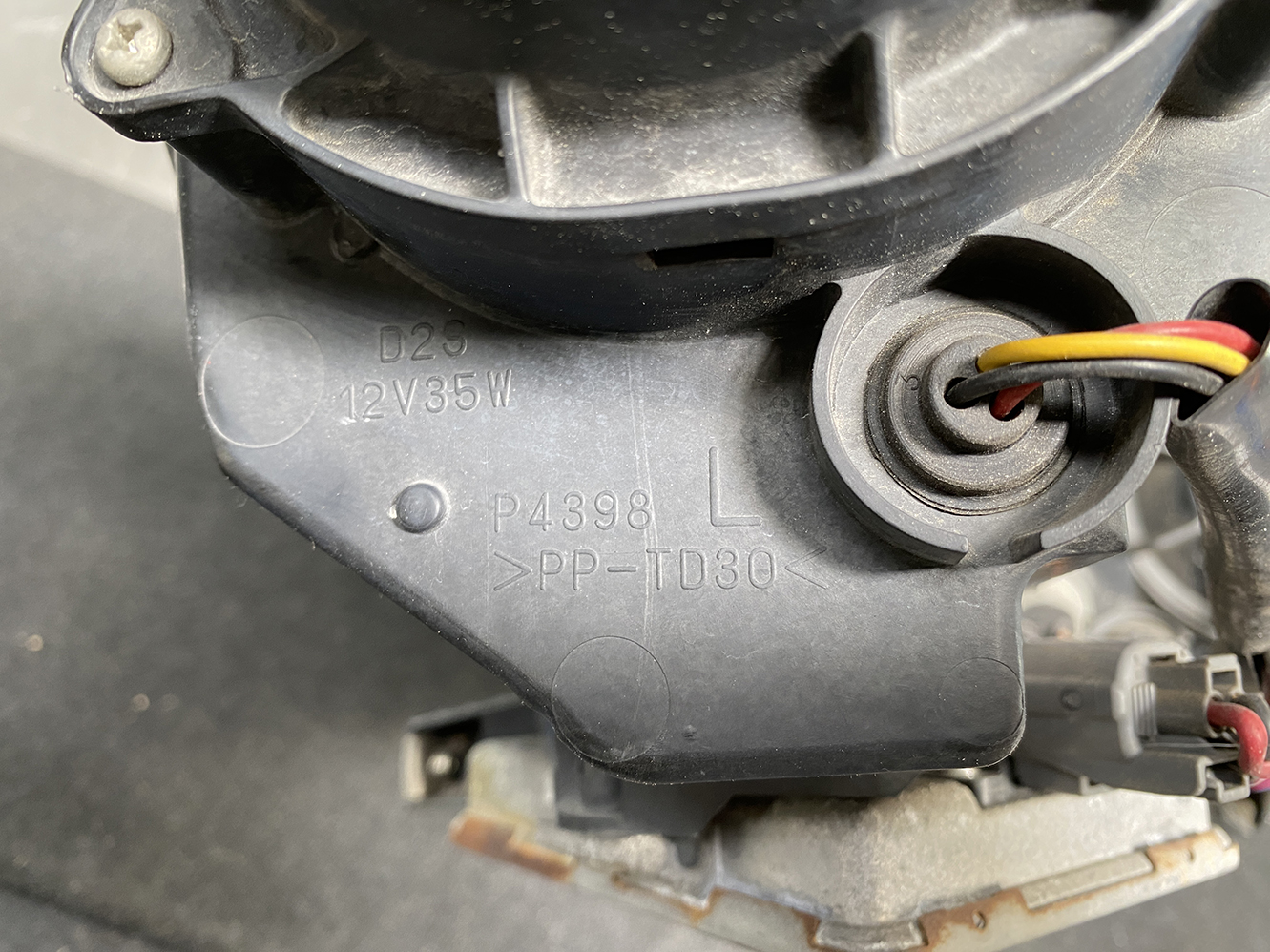 MITSUBISHI COLT Z21A Genuine HID Headlight STANLEY P4398 Left Side x1 - Image 8