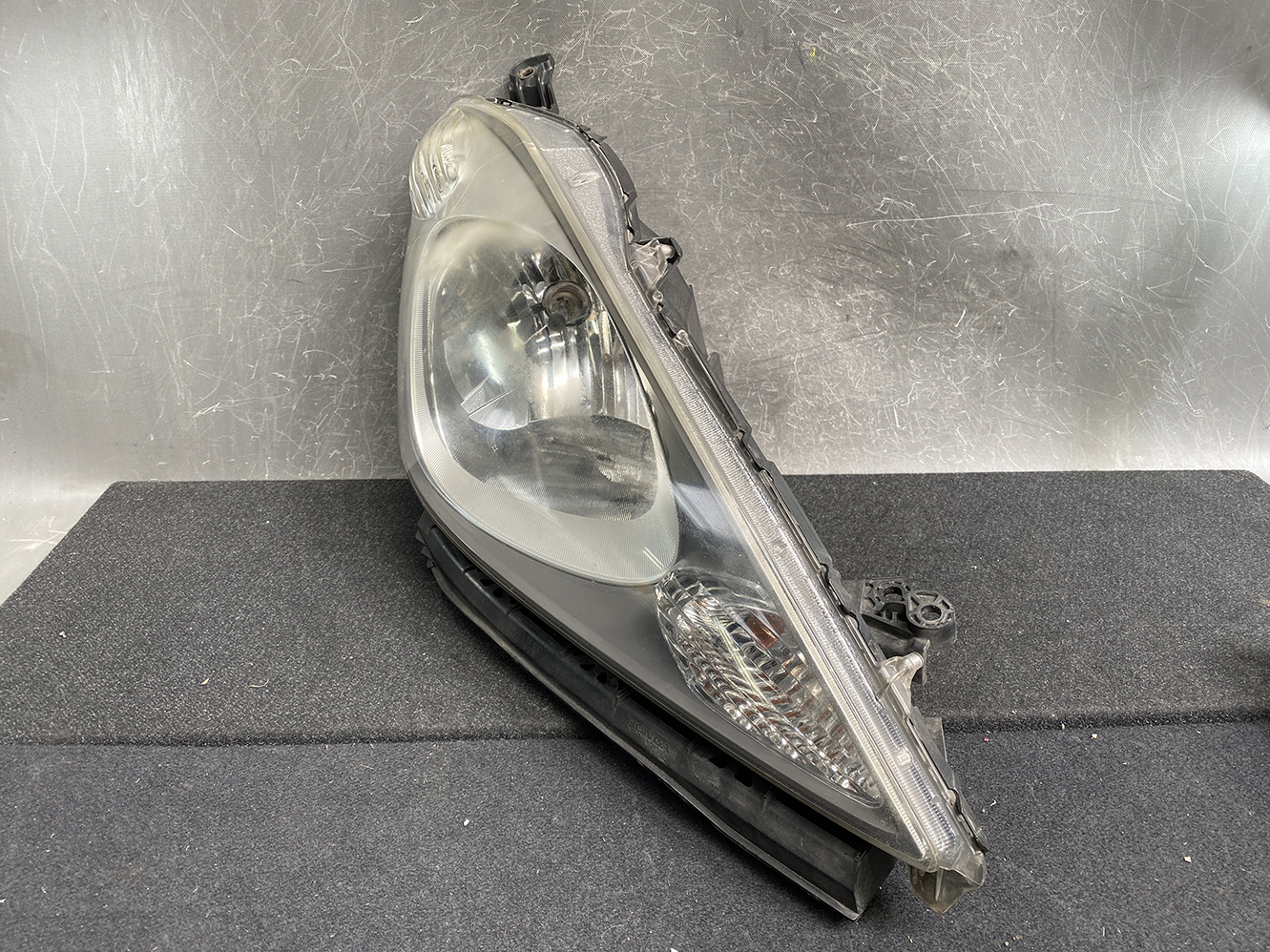 HONDA FIT JAZZ GE6 GE7 GE8 GE9 Headlight P6865 Right Side x1 - Image 2