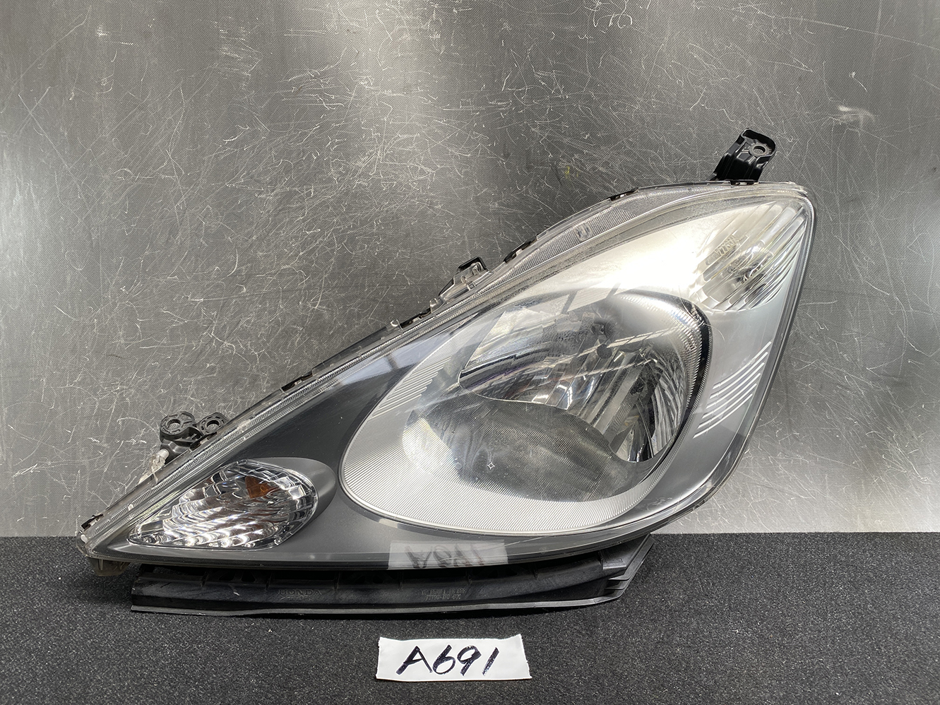 HONDA FIT JAZZ GE6 GE7 GE8 GE9 Headlight P6865 Left Side x1