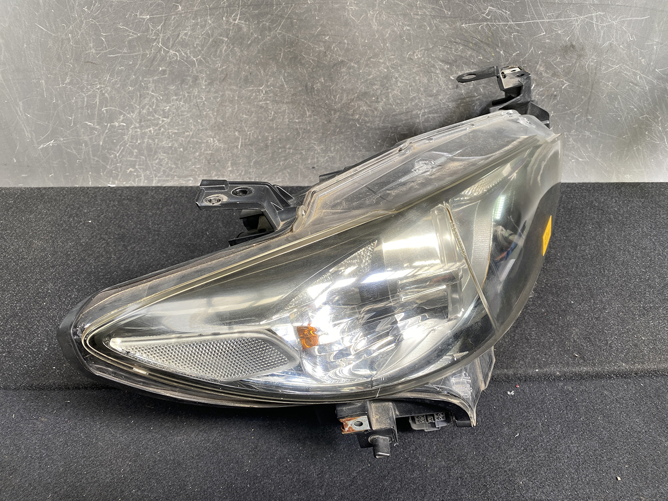 MAZDA 6 ATENZA GJ Genuine Headlight KOITO 100-41941 Right Side x1 - Image 3