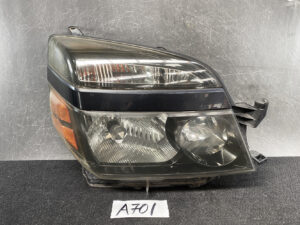 TOYOTA NOAH VOXY AZR60 AZR65 Headlight 28-183 Right Side x1