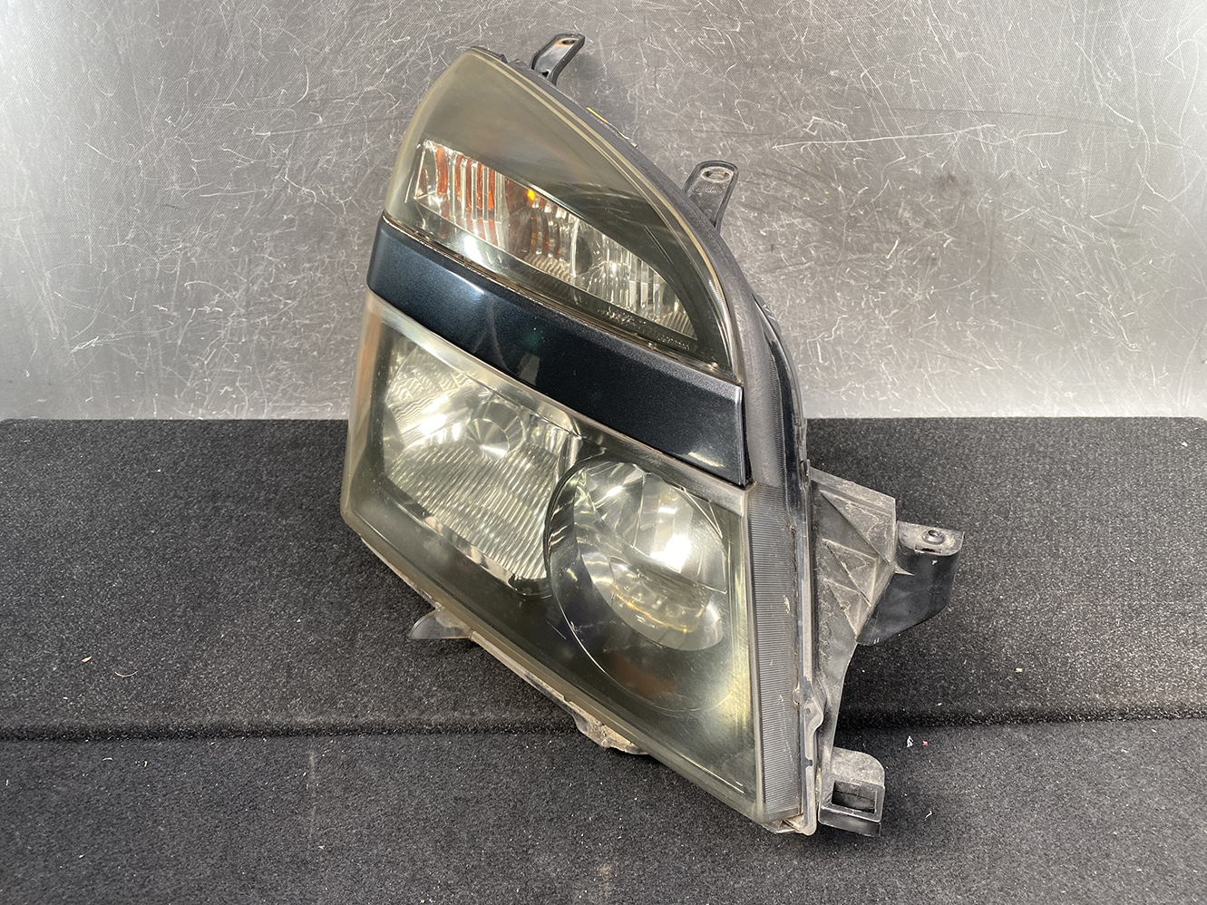 TOYOTA NOAH VOXY AZR60 AZR65 Headlight 28-183 Right Side x1 - Image 2