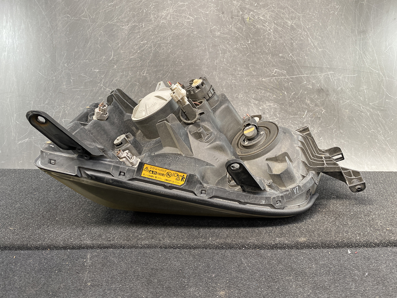 TOYOTA NOAH VOXY AZR60 AZR65 Headlight 28-183 Right Side x1 - Image 4