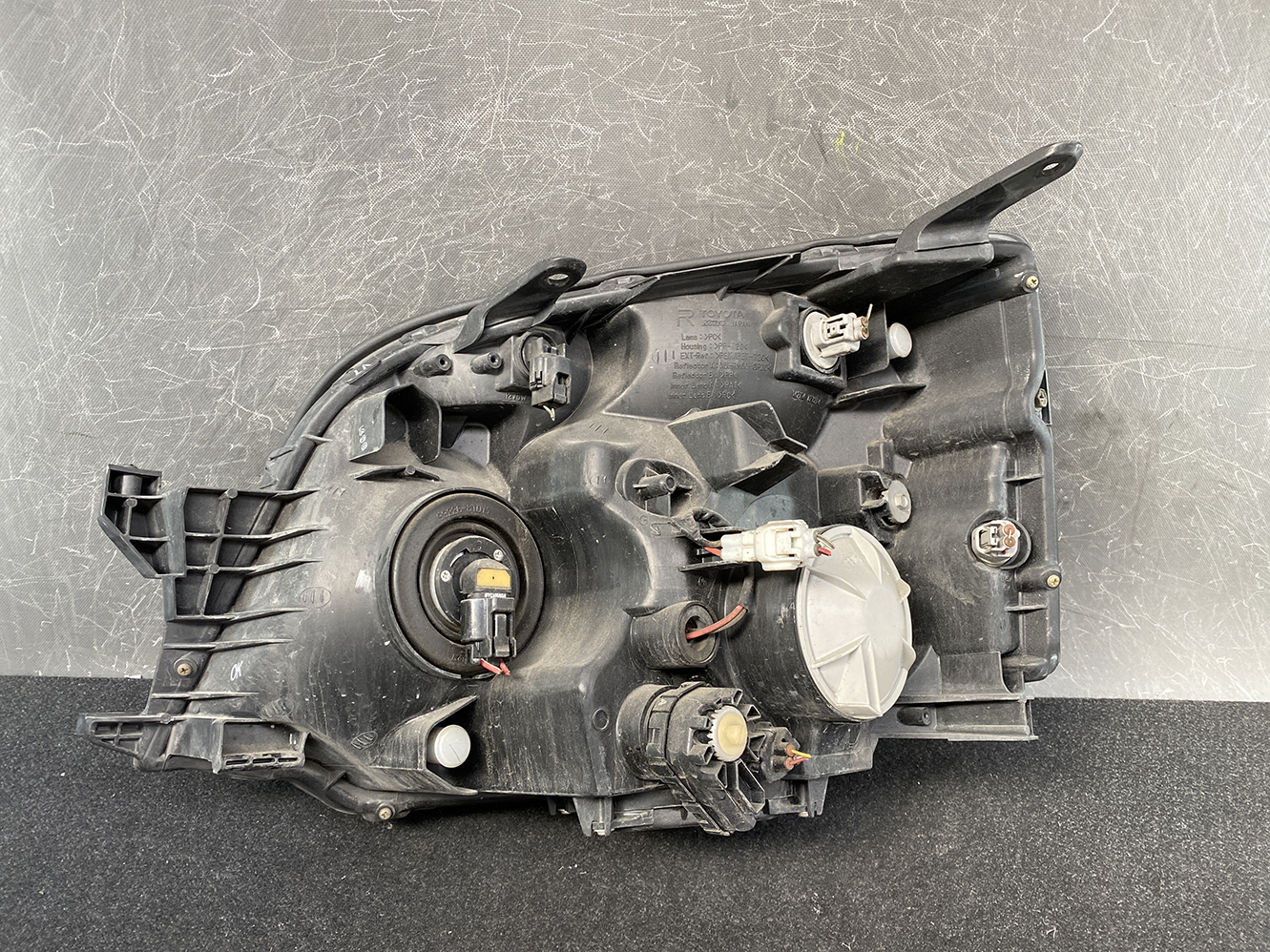 TOYOTA NOAH VOXY AZR60 AZR65 Headlight 28-183 Right Side x1 - Image 6