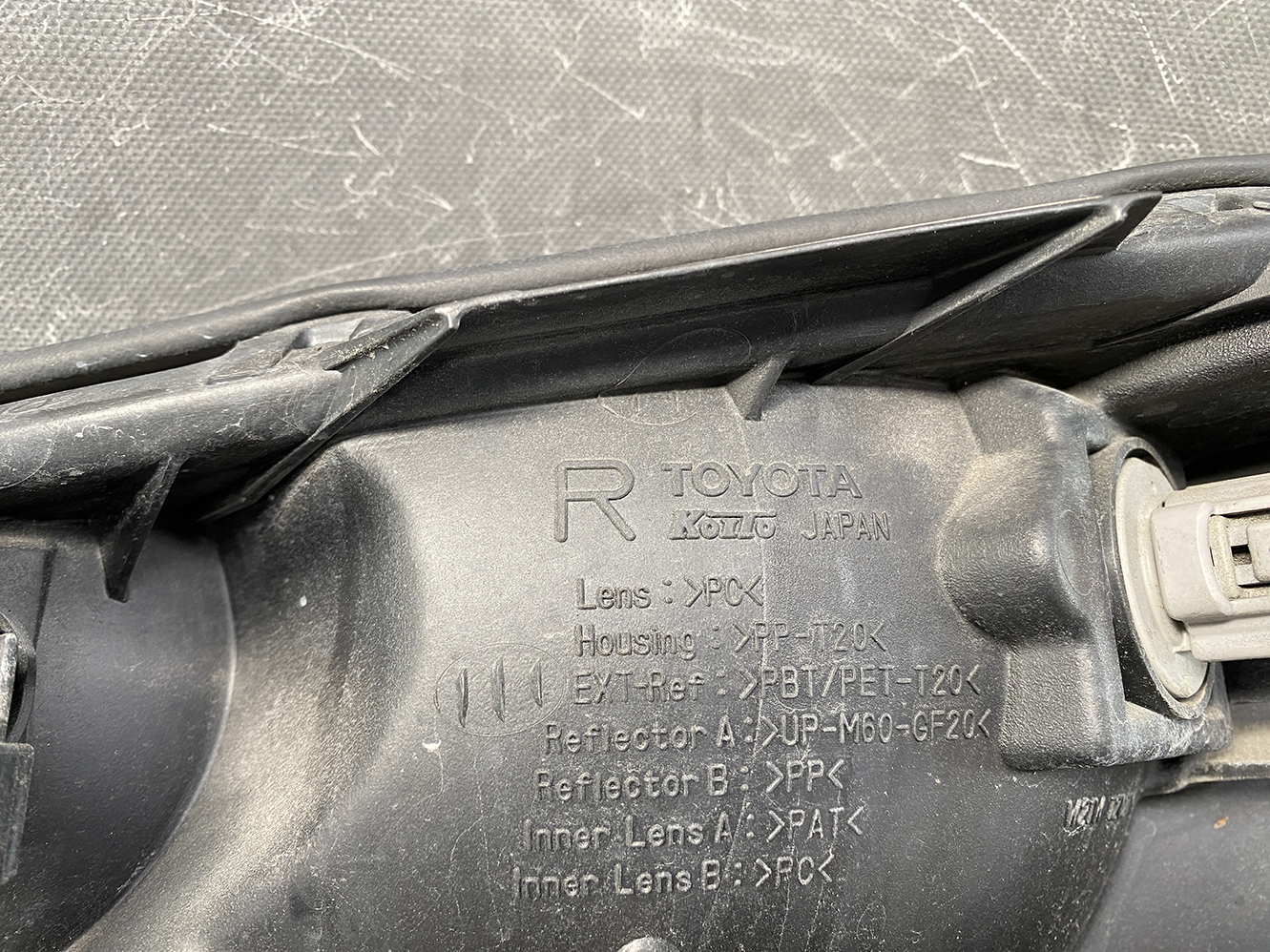 TOYOTA NOAH VOXY AZR60 AZR65 Headlight 28-183 Right Side x1 - Image 8