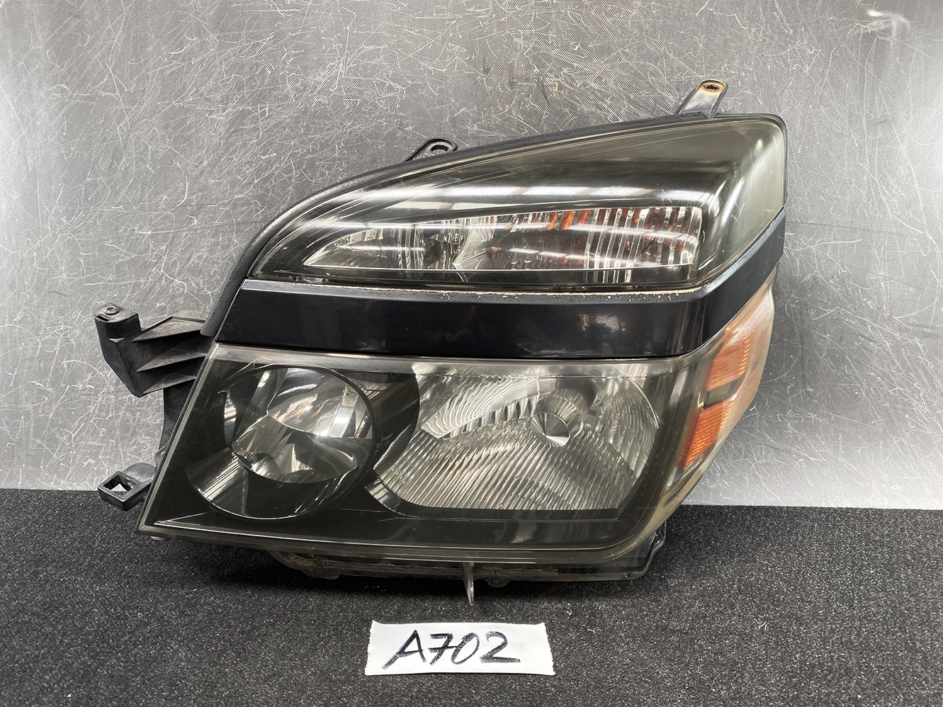 TOYOTA NOAH VOXY AZR60 AZR65 Headlight 28-183 Left Side x1