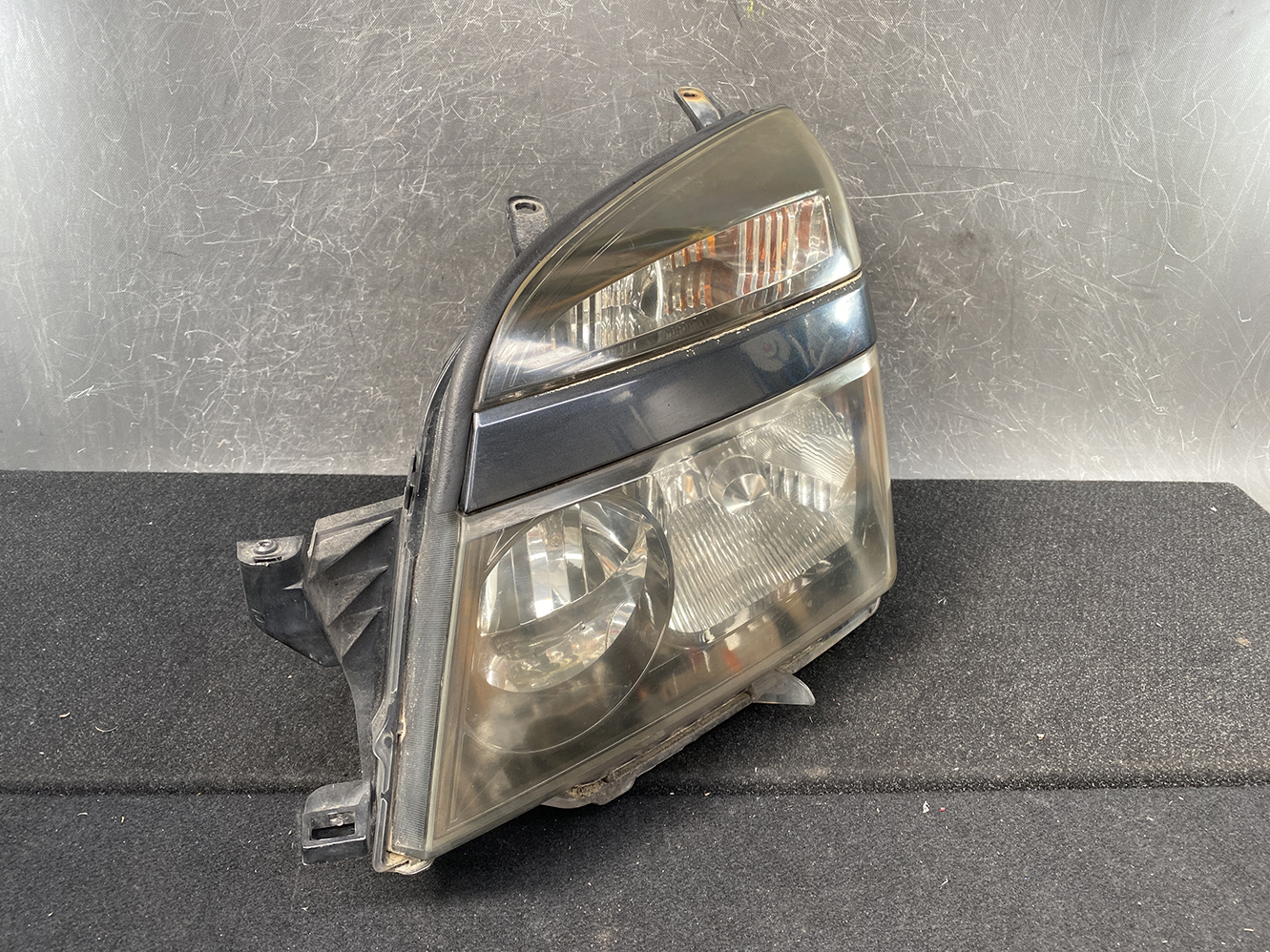 TOYOTA NOAH VOXY AZR60 AZR65 Headlight 28-183 Left Side x1 - Image 2