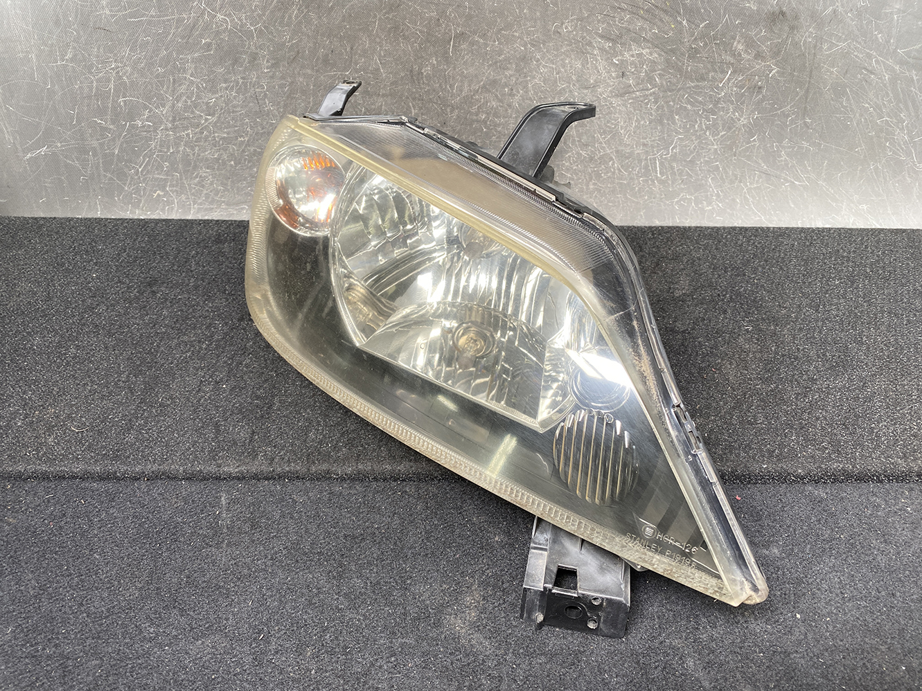 MAZDA 2 DEMIO DY Genuine Headlight STANLEY P1919 Right Side x1 - Image 2