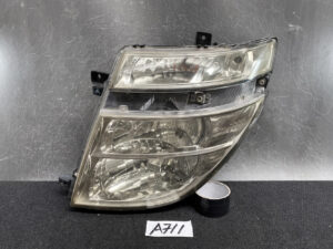 NISSAN ELGRAND E51 HID Headlight KOITO 100-24826 Left Side x1