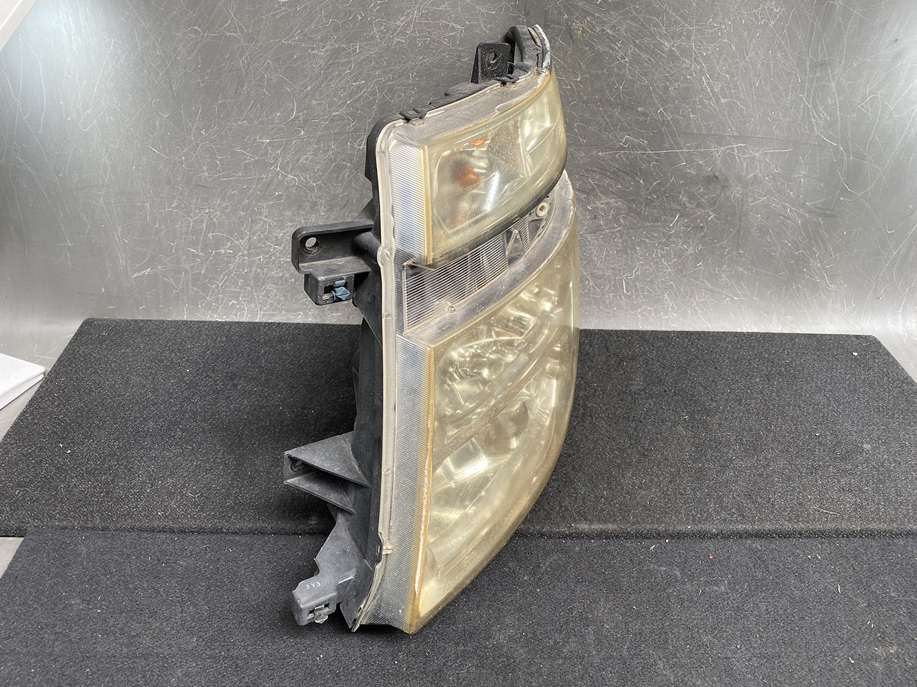 NISSAN ELGRAND E51 HID Headlight KOITO 100-24826 Left Side x1 - Image 2