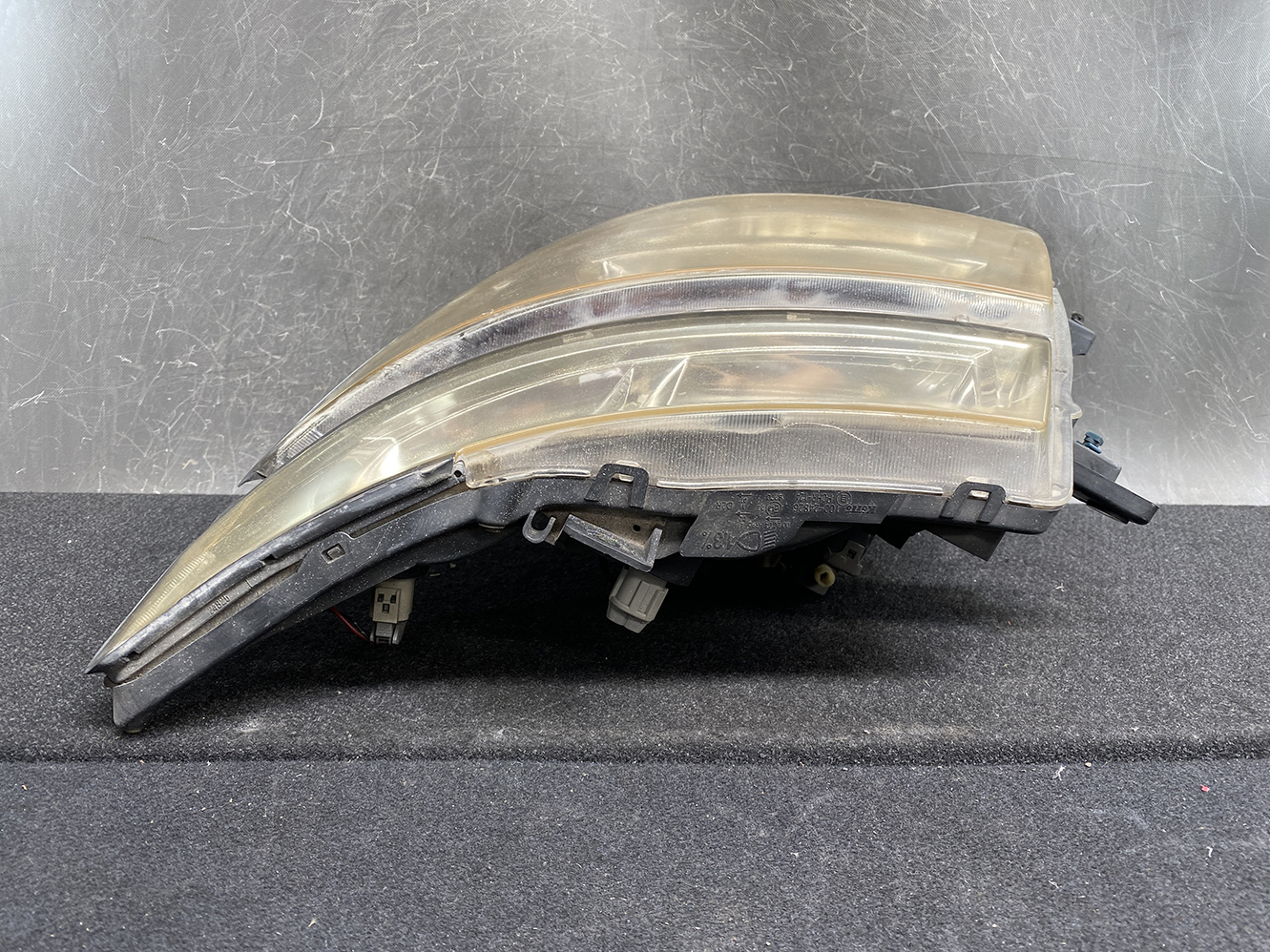 NISSAN ELGRAND E51 HID Headlight KOITO 100-24826 Left Side x1 - Image 5