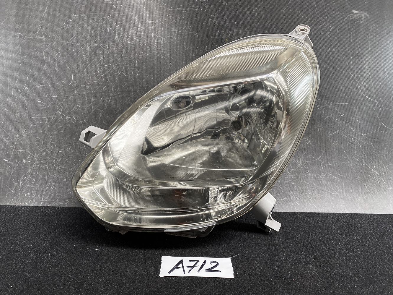 TOYOTA PASSO KGC30 DAIHATSU BOON M600S Headlight 100-51398 Left Side x1