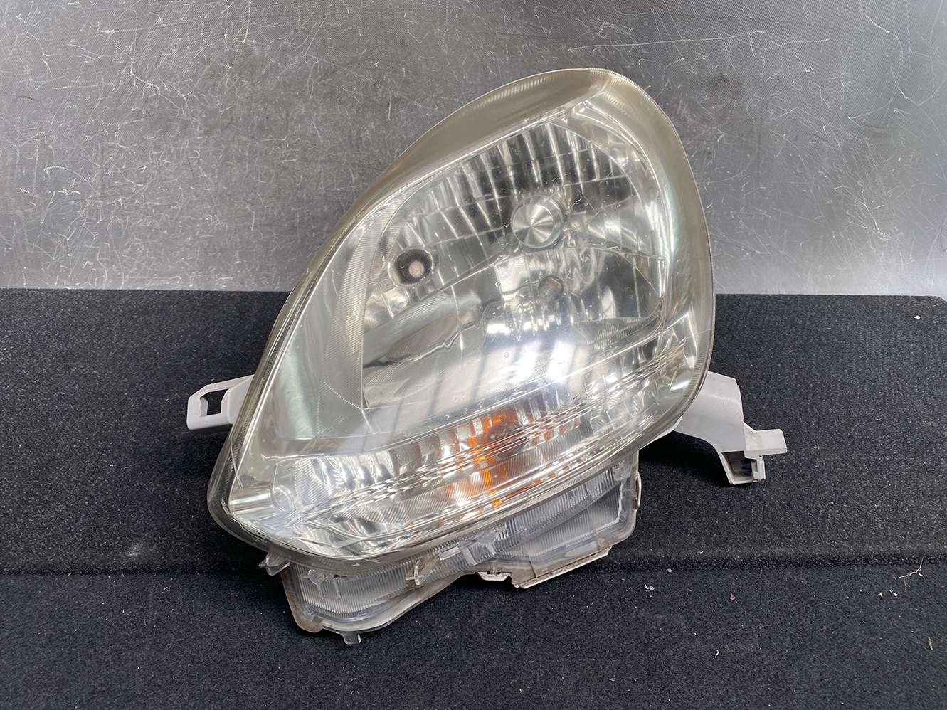 TOYOTA PASSO KGC30 DAIHATSU BOON M600S Headlight 100-51398 Left Side x1 - Image 2
