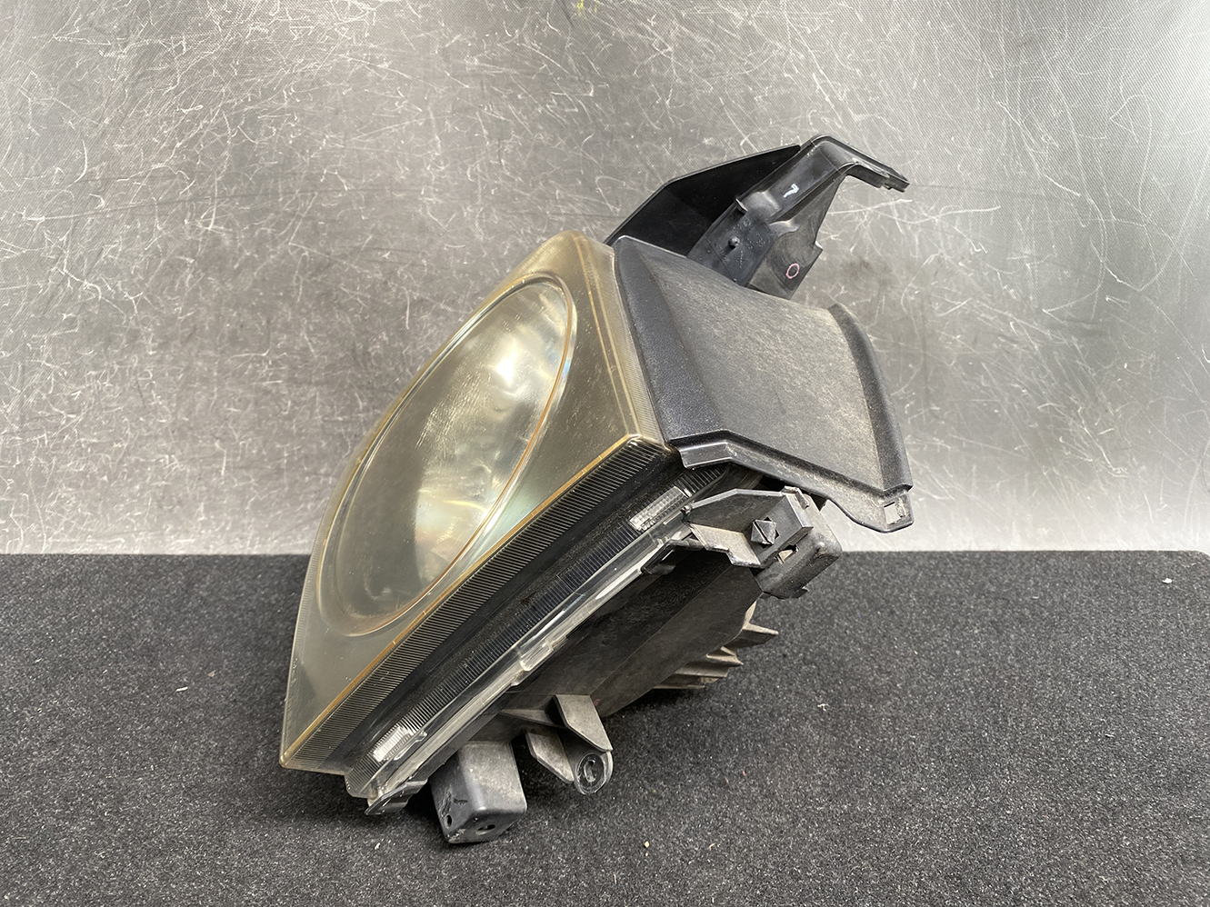 NISSAN CUBE Z11 Genuine Headlight ICHIKOH 1768 Right Side x1 - Image 2