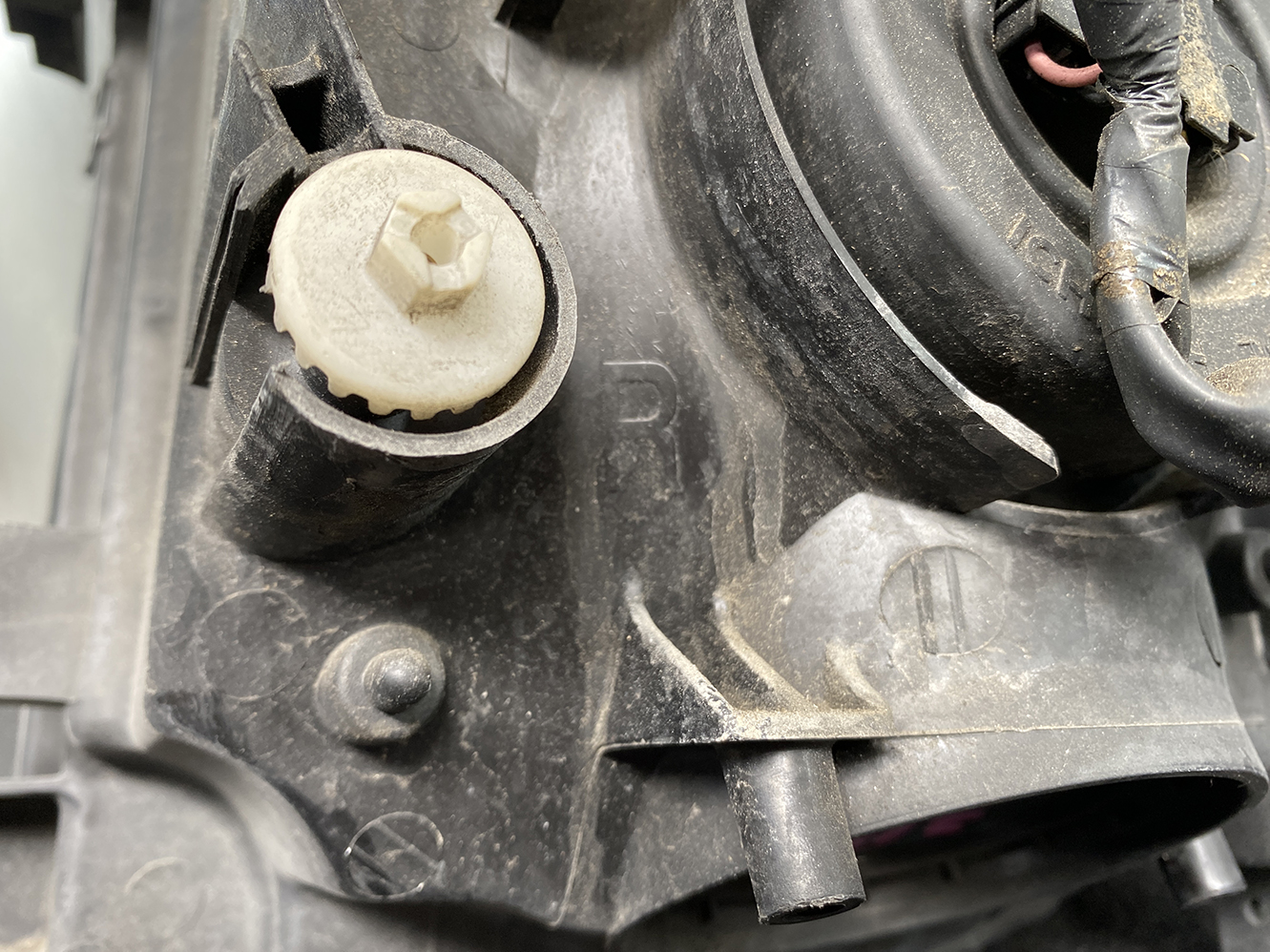 NISSAN CUBE Z11 Genuine Headlight ICHIKOH 1768 Right Side x1 - Image 8