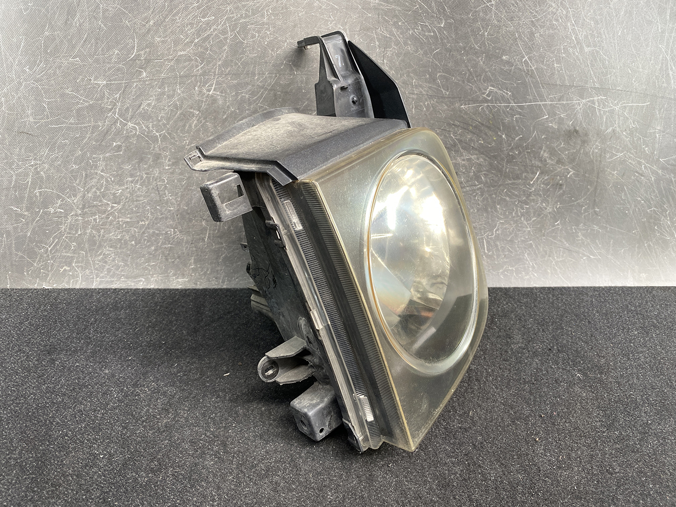 NISSAN CUBE Z11 Genuine Headlight ICHIKOH 1768 Left Side x1 - Image 2